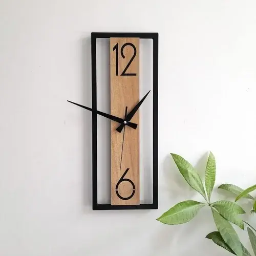 Custom minimal vertical clock